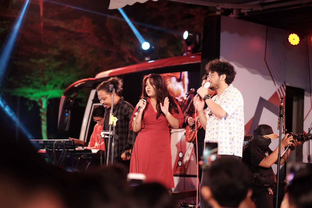 Kolaborasi Penuh Chemistry MLD Jazz Project 3, Pusakata ,dan Kunto Aji di MLD Stage Bus Jazz Tour